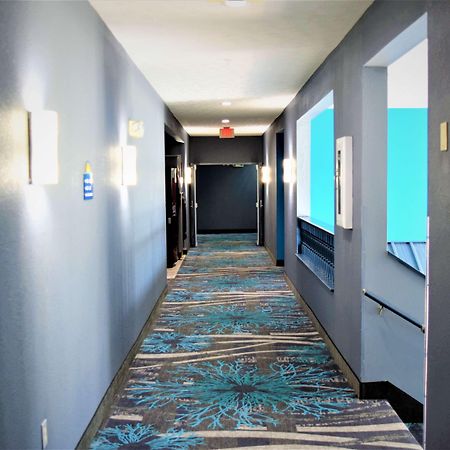 Days Inn By Wyndham Montgomery Bagian luar foto