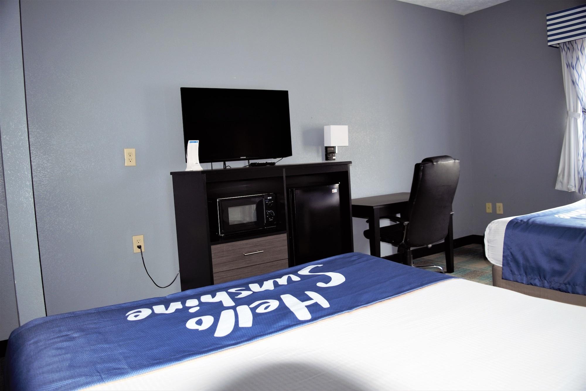Days Inn By Wyndham Montgomery Bagian luar foto