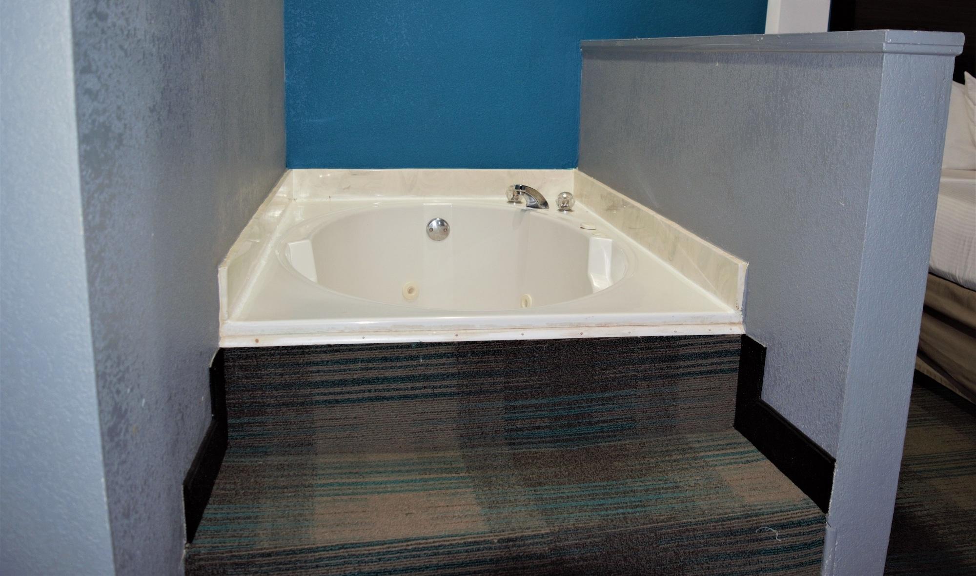 Days Inn By Wyndham Montgomery Bagian luar foto