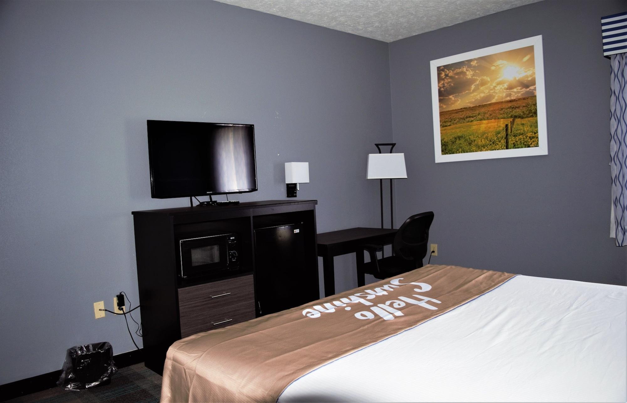 Days Inn By Wyndham Montgomery Bagian luar foto
