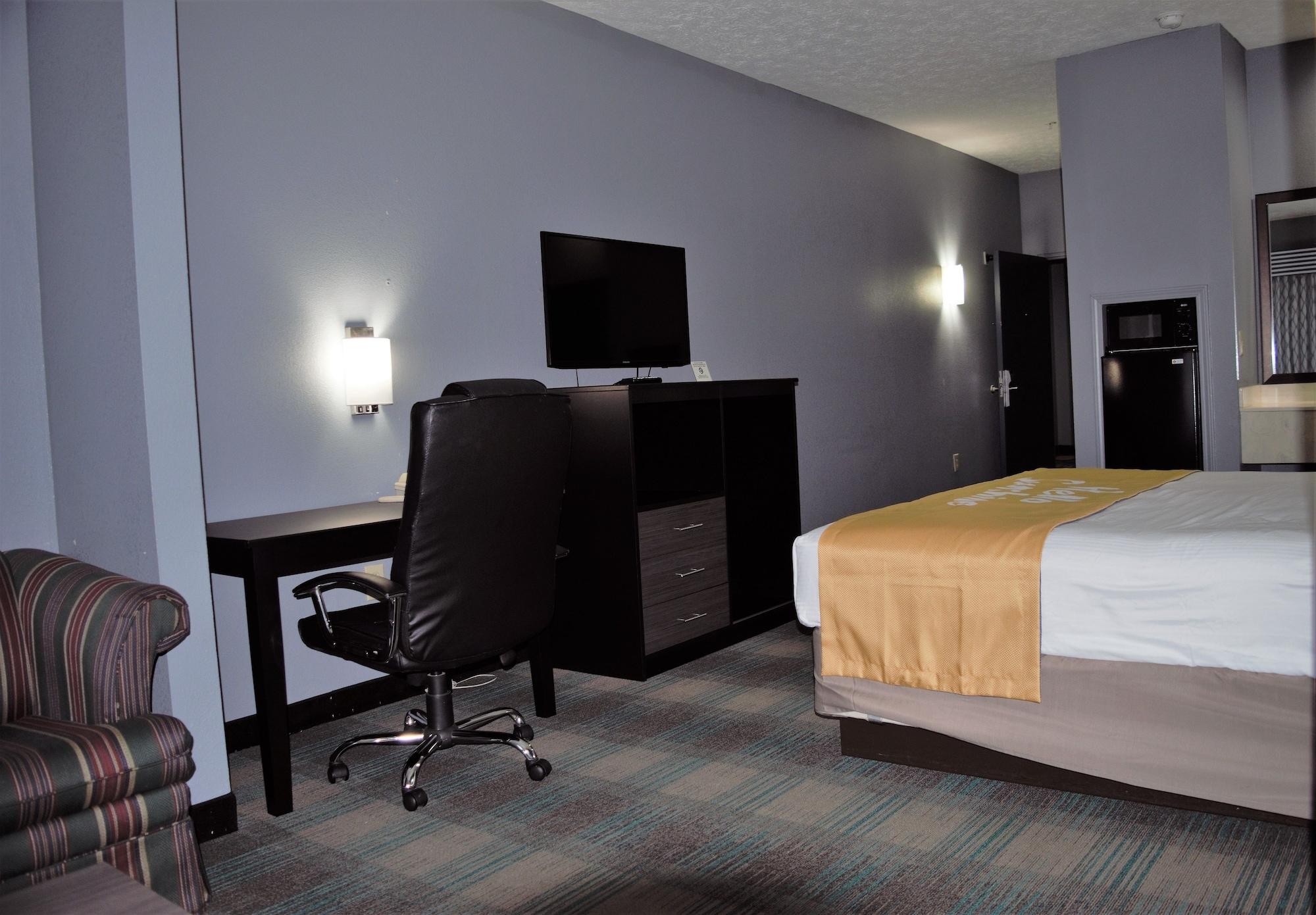 Days Inn By Wyndham Montgomery Bagian luar foto